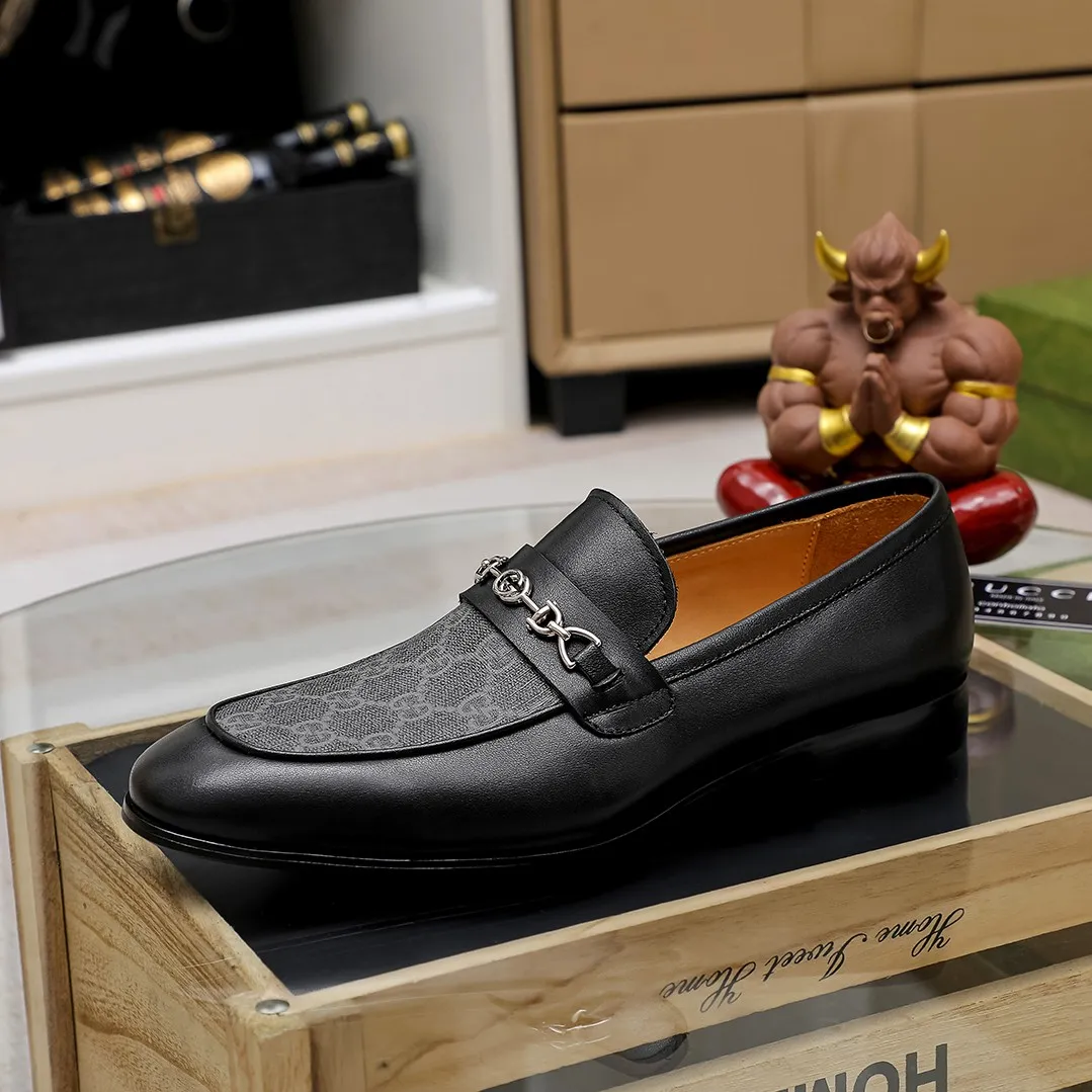 Men's men's shoes 💰420 🆘【GUCCI】Gucci ·🐂里· Hot-selling pea shoes top brand luxury, top quality, the latest fashion pea shoes. The upper is made of original first-layer cowhide. (Full first-layer water-dyed 🐂 leather·inner). The original stylish and stylish soft rubber wear-resistant and non-slip outsole is light and comfortable on the foot, available in 3 colors! Matching code: 38 / 45
